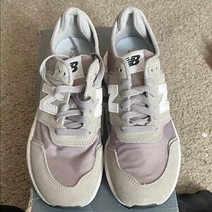 Men’s New Balance Light Gray and White Sneakers